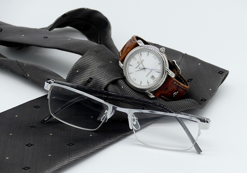 15 Essential Fashion Accessories for Men