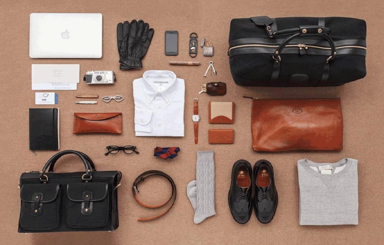 Essential Travel Accessories for Men: Enhancing Comfort and Style