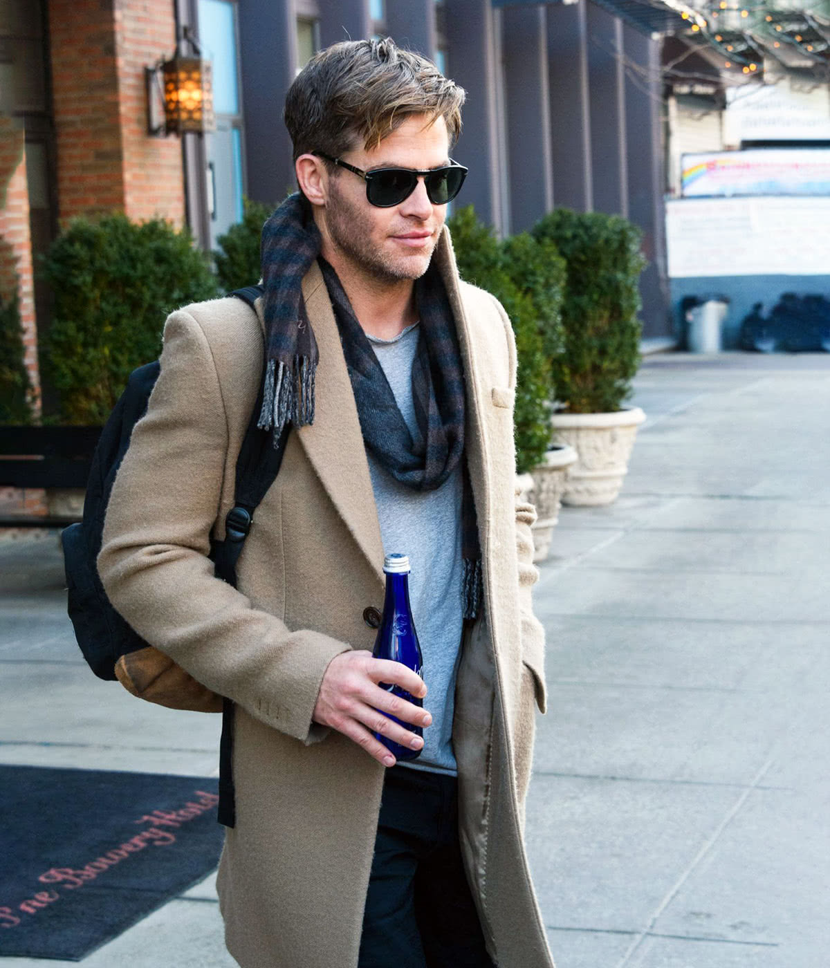 Effortlessly Stylish: Chris Pine