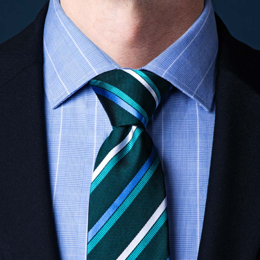 Guide on How to Knot a Half-Windsor Tie