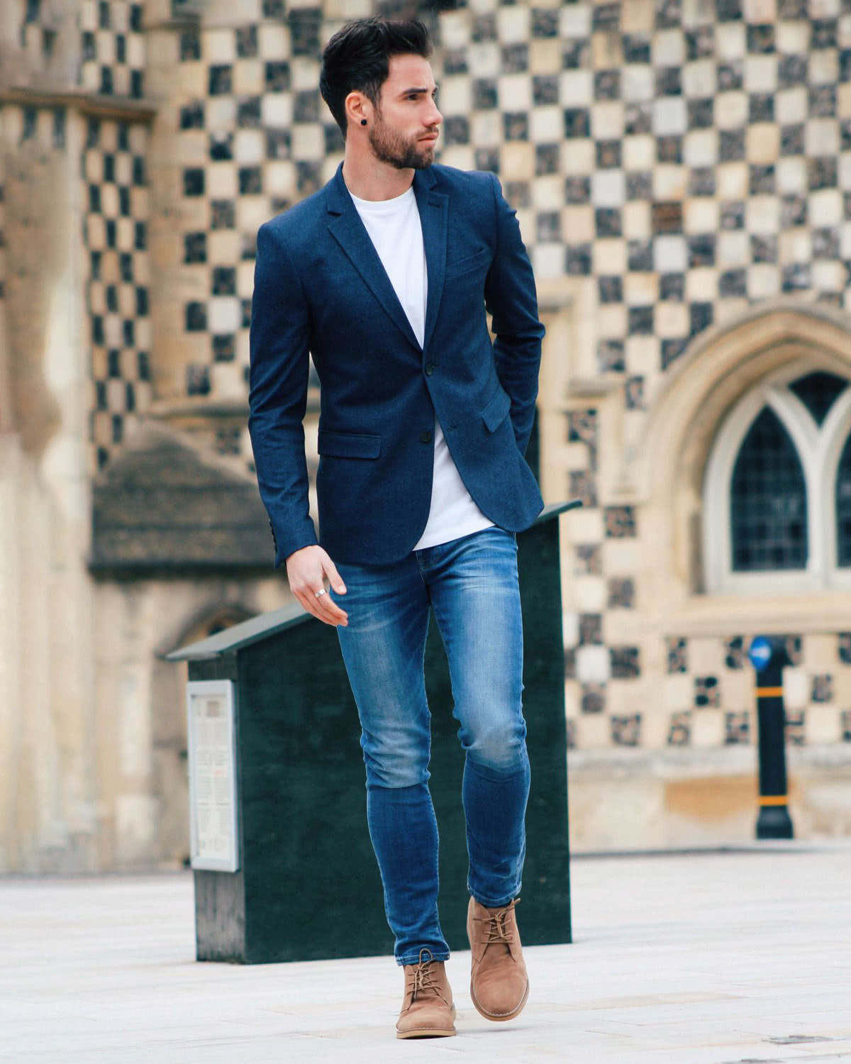 Effortlessly Stylish: The Perfect Relaxed Smart Casual Look